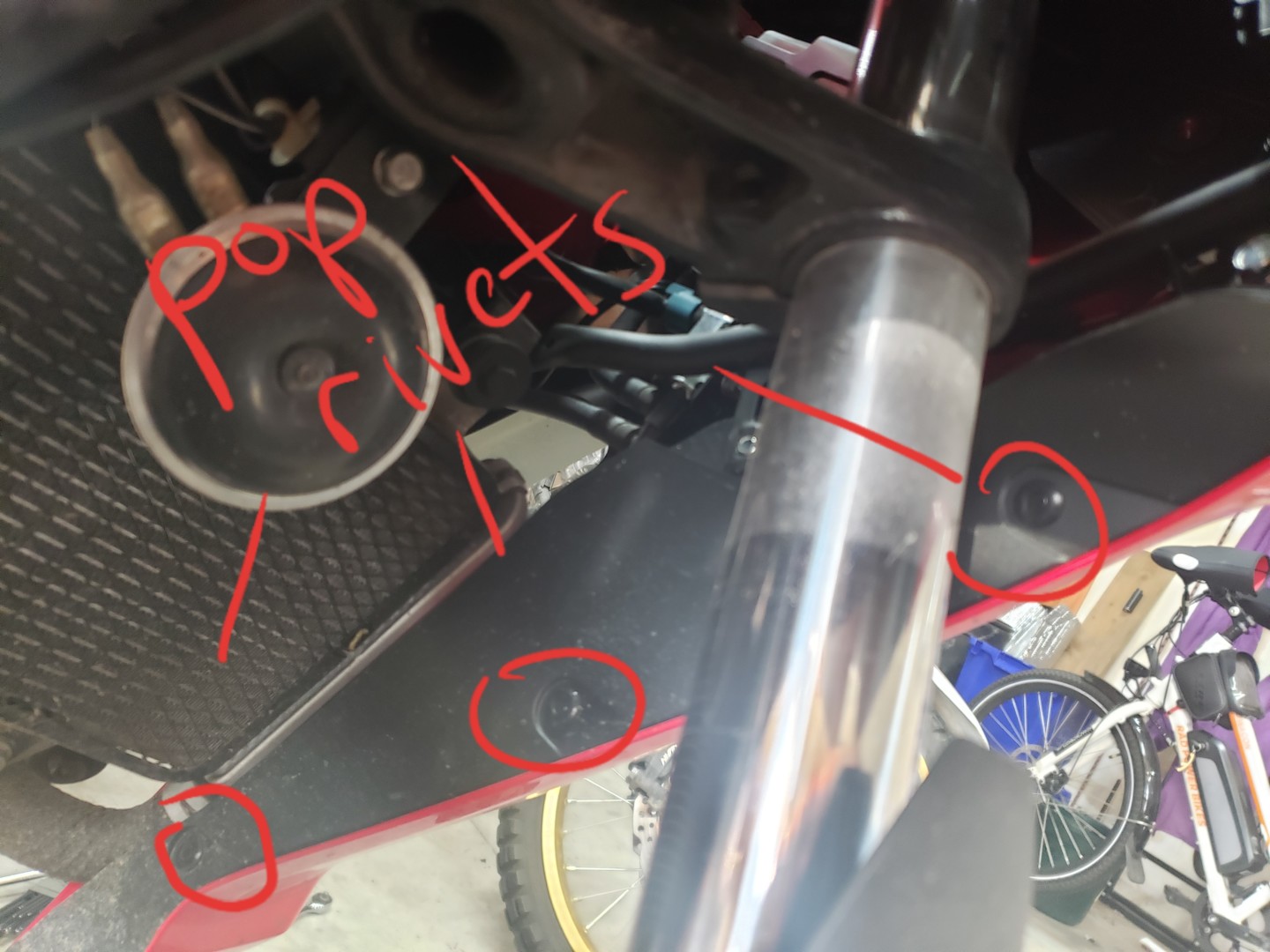 Points Unknown - Kawasaki Versys X-300 Fairing Removal