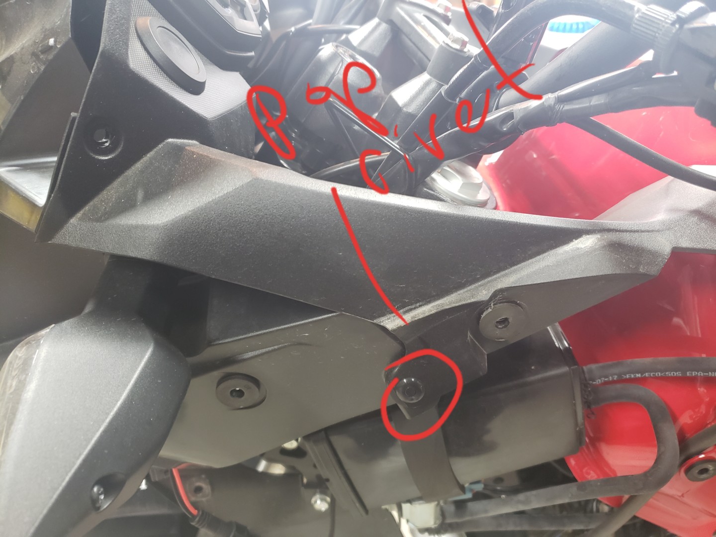 Points Unknown - Kawasaki Versys X-300 Fairing Removal
