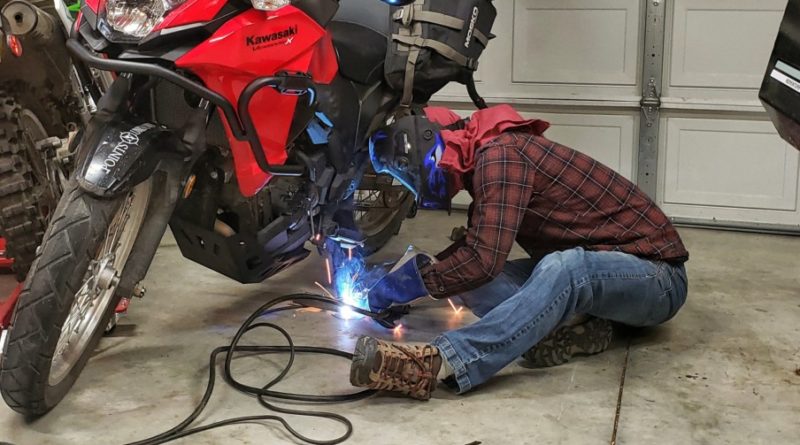 PointsUnknown - Kawasaki Versys-X 300 - Kick Stand